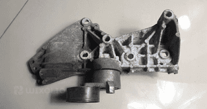 Renault nissan mocowanie alternatora 8200669495 3