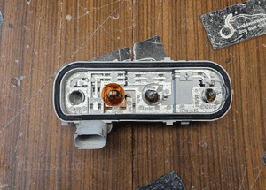 Wklad Lampy PRAWY 8E9945258 Mocowanie Zarowki Tyl Tylne AUDI A4 B6 Avant Kombi 1