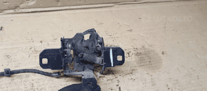 Zamek rygiel maski przód VW Golf IV 1J0823509C 1J0823509D 4