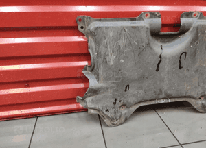 Mercedes c-klasa W204 lift osłona dolna silnika pod silnik oryg 2