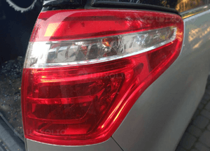 Citroen C4 I Picasso lampa tyl prawa  lewa w błotnik 8