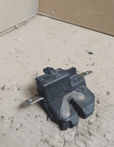 Zamek klapy bagażnika 13317445 OPEL CORSA D 06-14 2