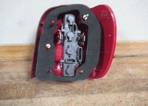 Lampa tylna tył lewa vw polo iii 3 hb lift 1999- 3