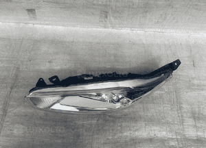 Ford fiesta MK7 lift lampa lewa 12- 2