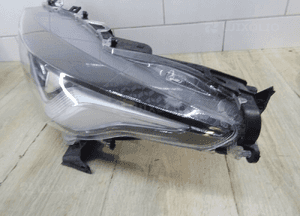 Lampa lewa przód full led toyota yaris iv 20r- EUK0-8 llu 4