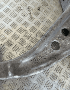 ZWROTNICA PIASTA LEWY PRZOD MERCEDES GL W166 AMG 6