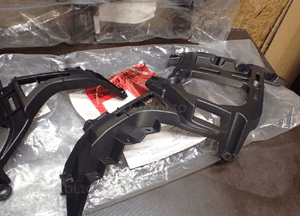 ZDERZAK TYŁ ŚLIZG ŚLIZGI PEUGEOT 3008 II 2 16- 2