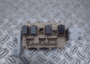 MODUŁ SKRZYNKA BEZPIECZNIKÓW NISSAN QASHQAI RADOM 3