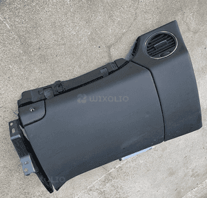 MERCEDES cls 219  SCHOWEK pasażera klapka zamek 3