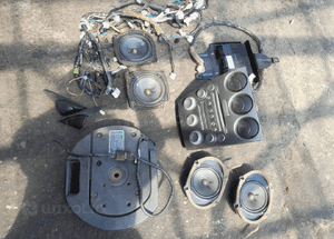 Mazda 6 02-07 Zestaw audio subofer Głośniki Bose 2