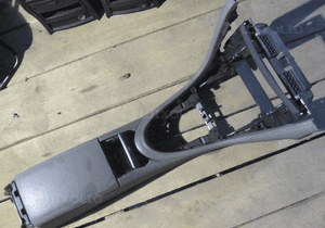 MERCEDES cls 219 podłokietnik przód przedni czarny szary beżowy dekor 11