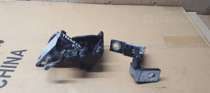 Zawias prawy przód przedni górny dolny VW Touareg 7L0831412 3