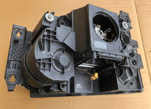 Lampa przednia prawa Xenon EUROPA XBC001122 LAND ROVER DISCOVERY 3 III 3