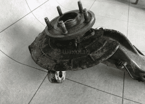 ZWROTNICA PIASTA JEEP COMMANDER XK XH 3.0CRD BDB 5