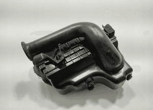 Obudowa filtra powietrza toyota yaris ii 1.4 D4D lift 0N05 2009-2012 3