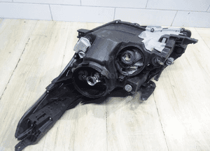 LAMPA prawa PRZÓD TOYOTA AVENSIS T27 05-12 8