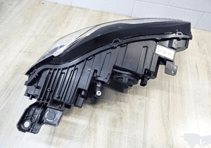 LAMPA prawa PRZÓD CITROEN DS3 CROSSBACK 9820840580 12