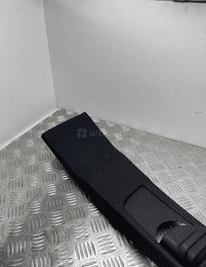 MERCEDES W205 OSŁONA SŁUPKA PRAWA A2056900930 2