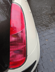 Lancia Ypsilon 2 II lampa tył tylna prawa lewa 2