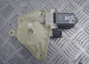 SILNICZEK SZYBY PRAWY VW PASSAT B8 5Q4959802D 1