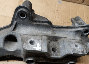 Łapa mocowanie silnika VW Golf IV 036199275R 7