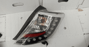 TOYOTA YARIS III Hybryda lampa tylna prawa prawy tył 2011-2019 1