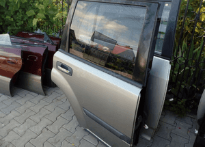 Nissan X-Trail T30 02-06r drzwi tył lewe 3