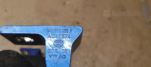 Zawias zawiasy drzwi prawy tył para VW Amarok 8K0831402D 8K0831402A 5