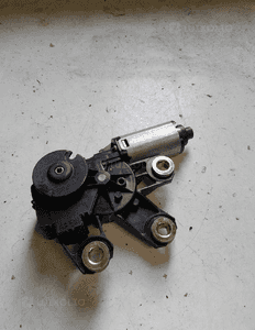 SILNIK WYCIERACZKI TYLNEJ KLAPY VW TOUAREG 4