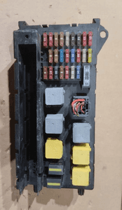 SKRZYNKA BEZPIECZNIKÓW MERCEDES SPRINTER W906 LIFT VW CRAFTER I A9065454701 2