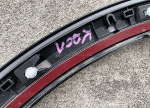 Listwa blotnika przod przednia prawa audi Q2 81A 5