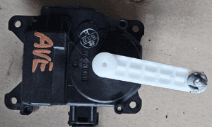 Toyota Avensis T25 silniczek sterownik nagrzewnicy  63700-8680 4