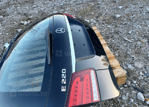 Mercedes e-klasa W212 lift kombi klapa bagażnika tył kompletna w kolor 5