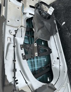 MERCEDES E 211 drzwi lewe przednie szyba listwa lakier 744 8