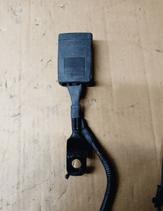 Zapinka pasa prawy przód przednia prawa Mercedes GL X166 W166 A1668600169 2