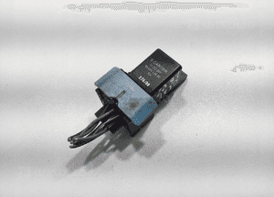 PRZEKAŹNIK ŚWIEC ŻAROWYCH CITROEN C5 III X7 1.6 HDI 9640469680 51252002 08- 2