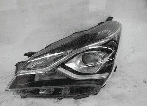 Toyota yaris iii lift lampa przednia lewa 3