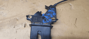 Zamek klapy bagażnika Audi A4 B6 Sedan 8E5827520 2