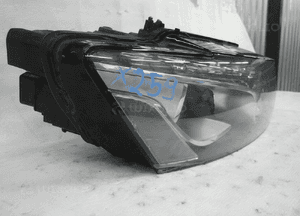 Audi Q5 8R0 przed liftem skretna lampa przednia prawa 2