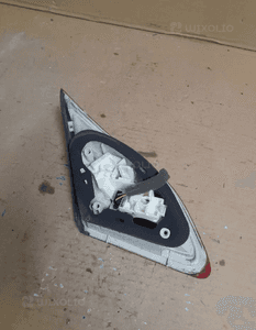 Lampa prawy tył w klape  opel astra j  nr 1090098 2