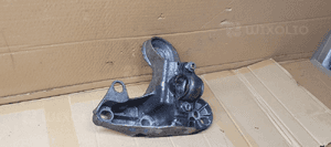 Łapa mocowanie wspornik silnika lewy Skoda Superb I 1.9 TDI 8E0199351 4