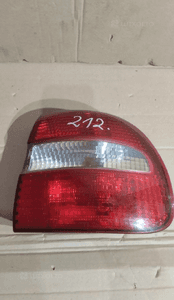 Lampa prawa tył tylna volvo V40 i lift kombi 1