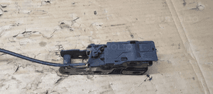 Zamek rygiel maski przód VW Passat B6 3C1823509D 6