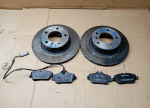 Tarcze hamulcowe klocki czujnik przód przednie Brembo komplet BMW I E81 E87 1