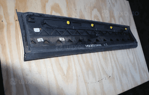 Listwa drzwi lewa tylna audi SQ8 Q8 s-line 4M8853969B 2020 4