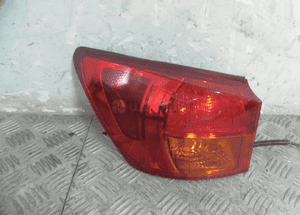 Lampa tylna lewa lexus IS220 1
