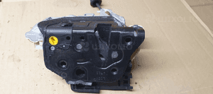 Zamek drzwi lewy tył tylny VW Passat B6 3C4839015A 2