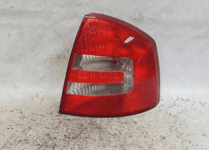 Tyl tylna lampa prawa skoda octavia 2 kombi 1