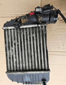 Audi A6 C6 2.0 TDI chłodnica powietrza intercooler 1