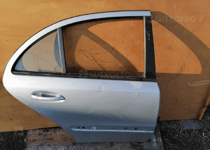 MERCEDES e 211 sedan  drzwi prawy tył szyba zamek listwa 7